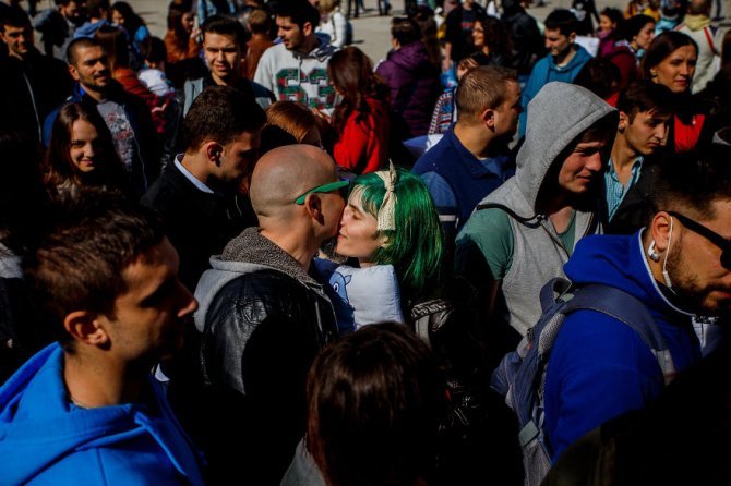 pillow fight documentary photography 002 880