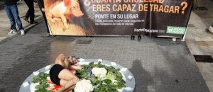 Crude proteste vegetariane di Anima Naturalis