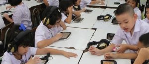 Scuola moderna bambini ipad tablet