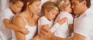 Dormire mamma papa bimbi sonno nanna addormentamento