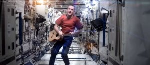 Chris hadfield space oddity spazio