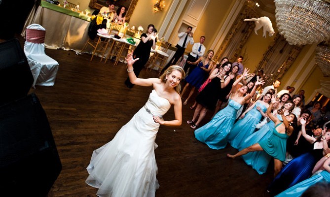 Credit: bridesthrowingcats.com