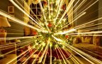 What Happens When You Take A Long Exposure Picture Of A Christmas Tree While Zooming Out | Bored Panda