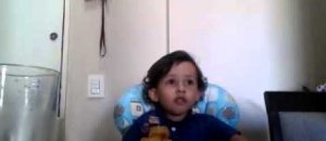 Il bambino che converte al vegetarianesimo la madre e commuove il web