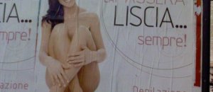 I cartelloni pubblicitari con i doppi sensi più assurdi che abbiate mai visto