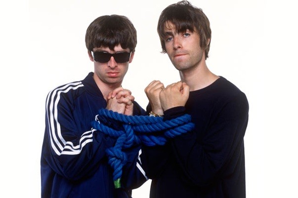 Classico del look alla inglese (preso in prestito dal mondo dell’hip-hop), che dopo Trainspotting e i gruppi brit pop ha stregato milioni di italiani. Tutti ne avevano uno, per essere belli come gli Oasis.