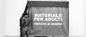 Materiale per adulti