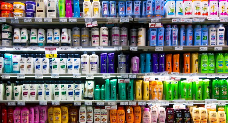 Shampoo su scaffale