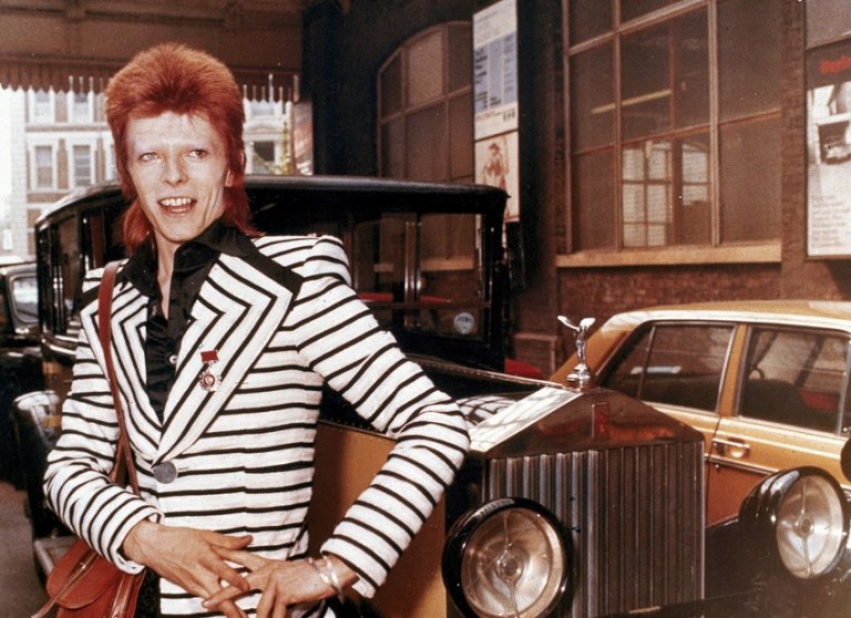 Tutte le mode lanciate da David Bowie in 20 stupende foto