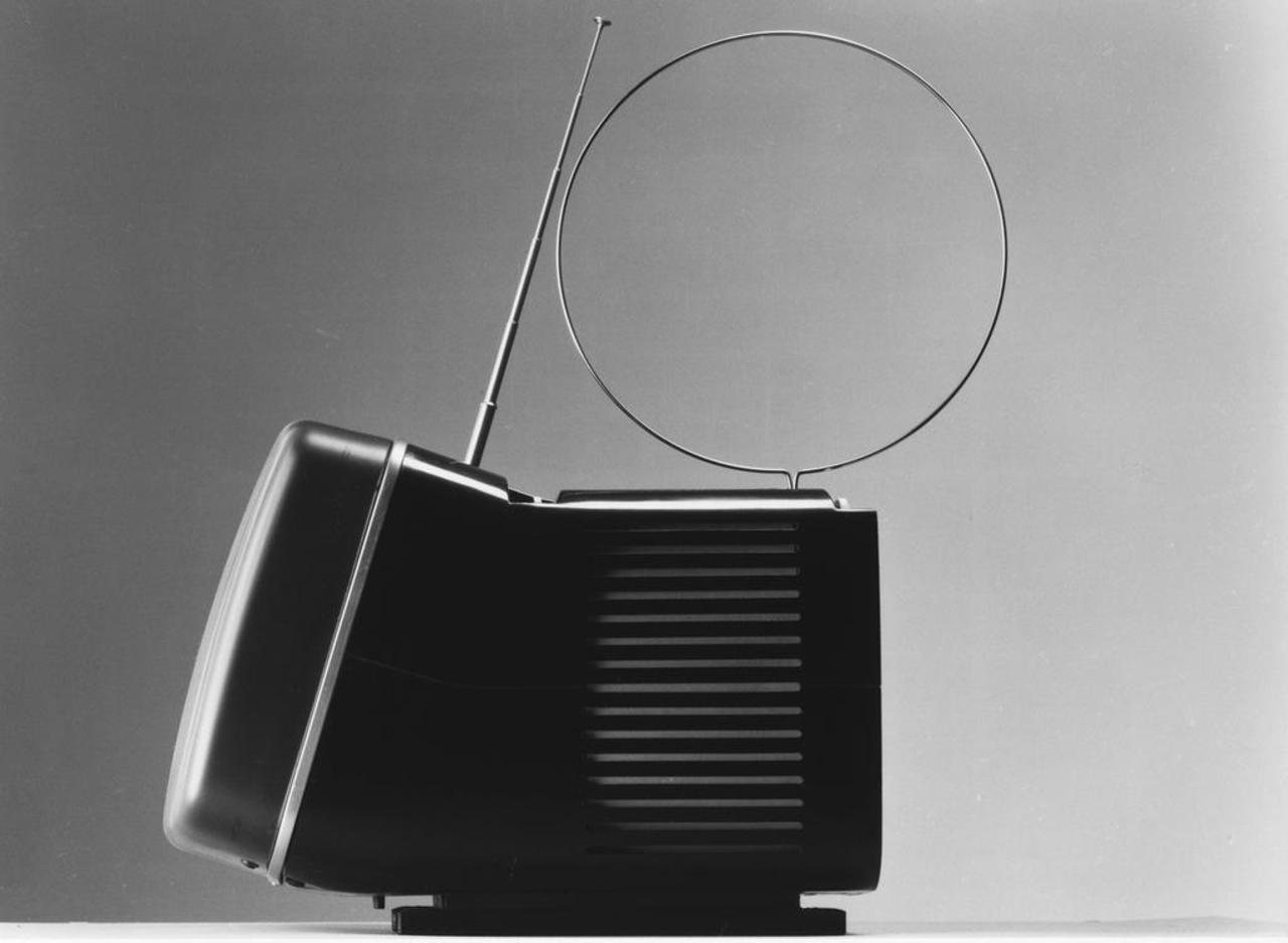 Disegnato per Brionvega da Sapper insieme a Marco Zanuso. È inserito nella Permanent Design Collection al MoMA di New York. È in produzione ancora oggi.