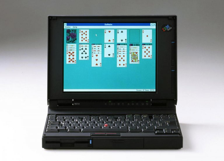 Sapper nel 1992 disegna il futuro dei laptop.