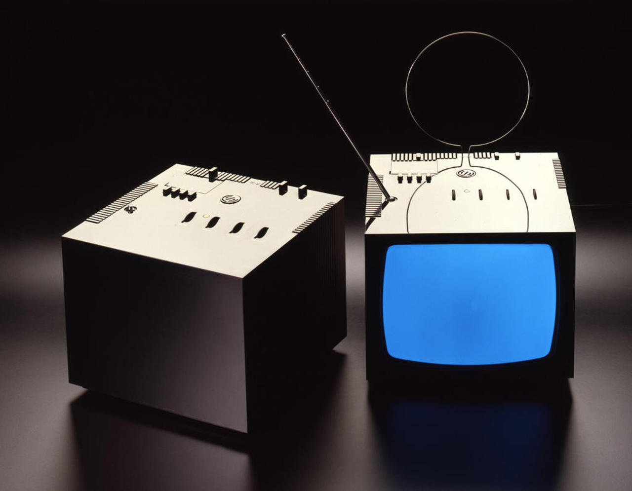 Un altro capolavoro firmato Sapper / Zanuso, sempre per Brionvega. Anche lui è finito al MoMA.