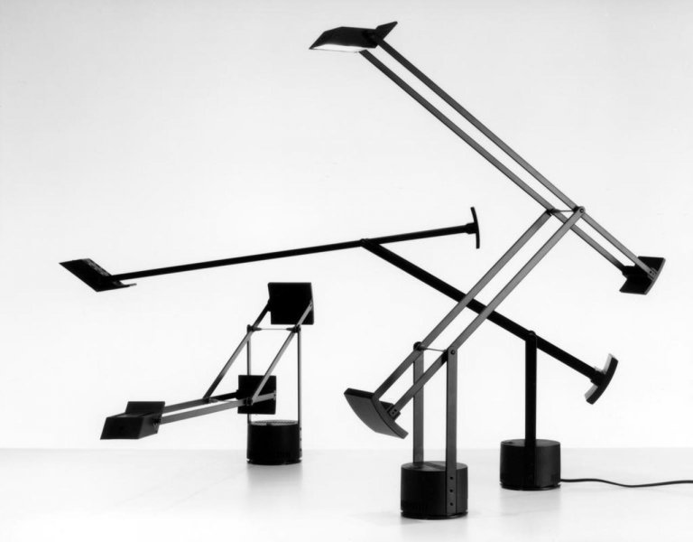 Lampada da tavolo pensata per Artemide nel 1972: ancora attualissima.