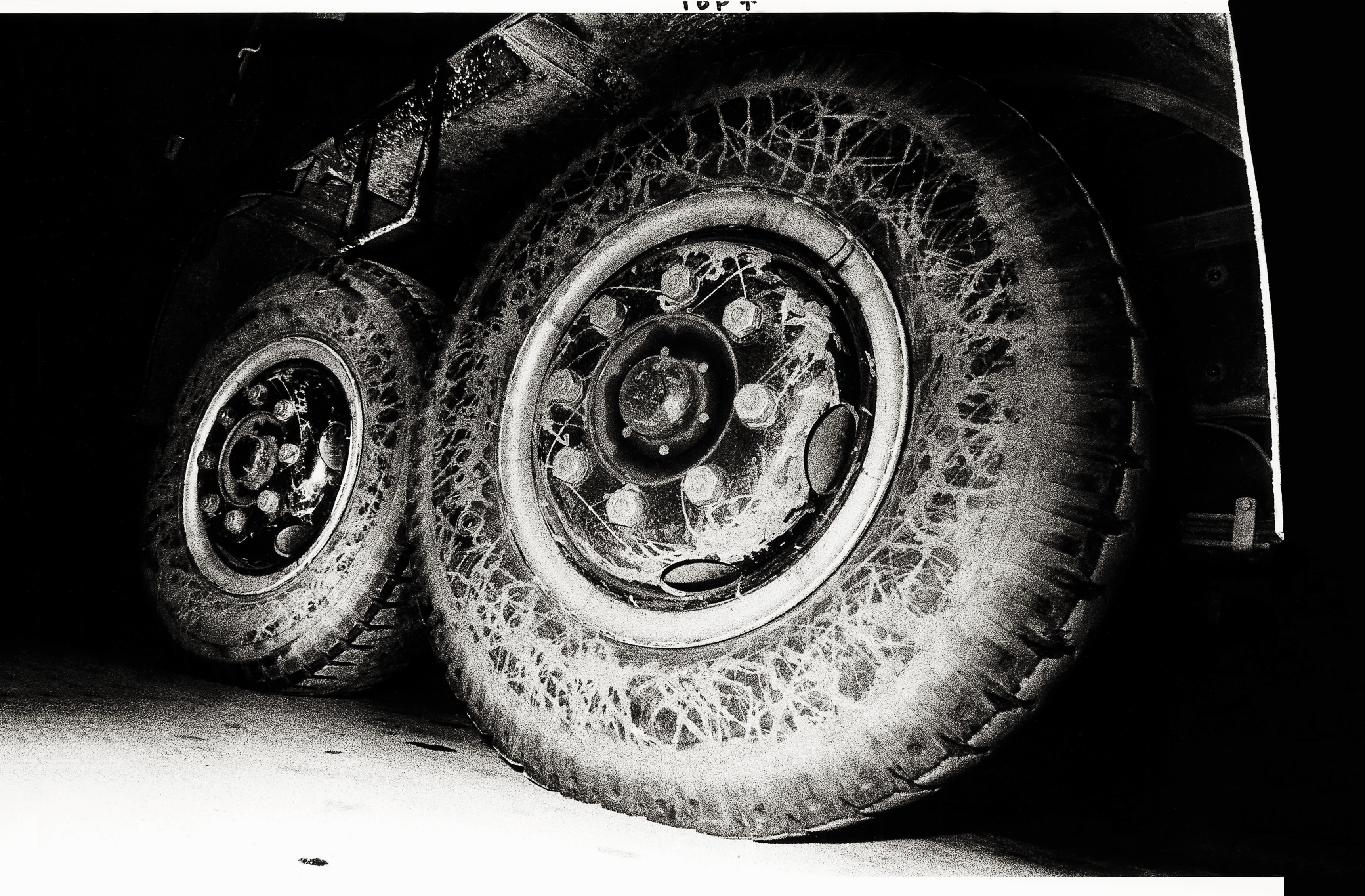 Daido Moriyama, National highway 1 at dawn, (Asahi-cho, Kuwana City, Mie Prefecture), 1968/2008. Courtesy Fondazione Fotografia Modena