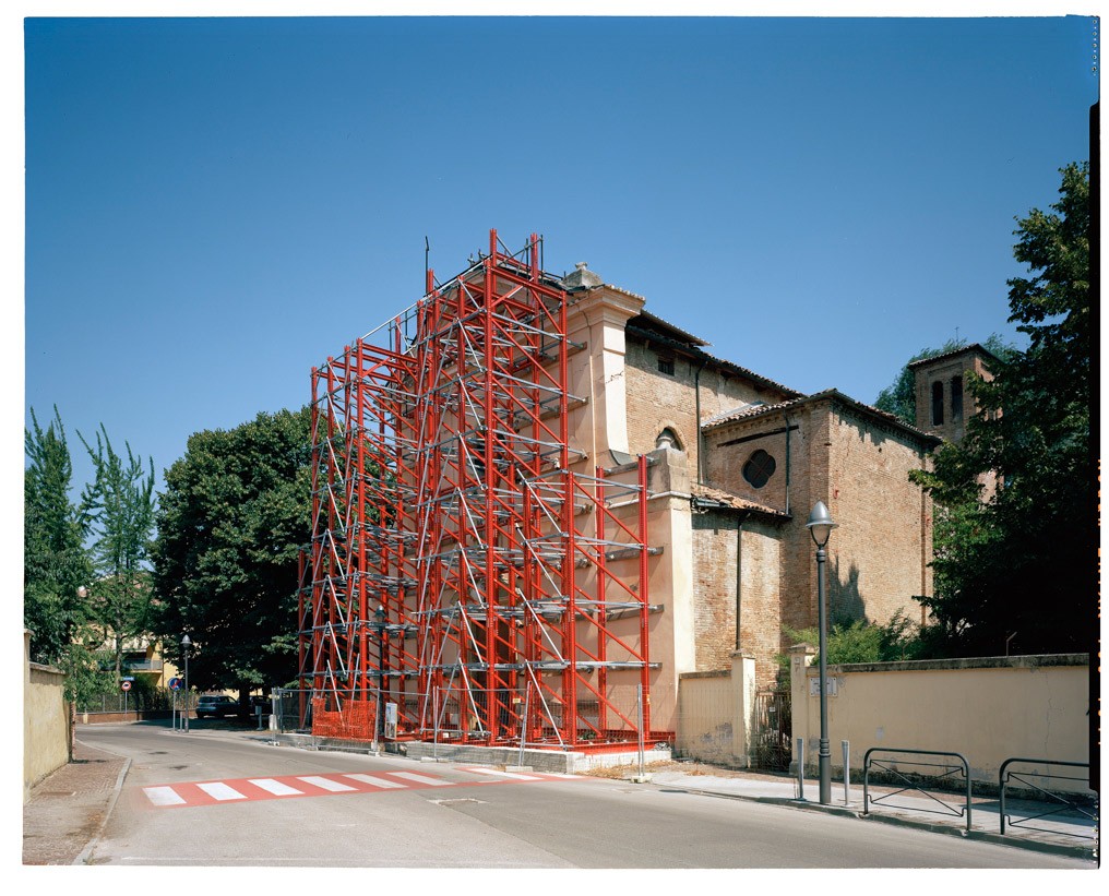Ettore Moni fotografa le chiese terremotate dell'Emilia Romagna