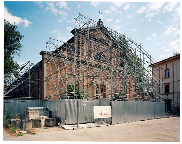 Ettore Moni fotografa le chiese terremotate dell'Emilia Romagna