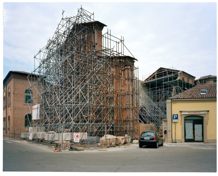 Ettore Moni fotografa le chiese terremotate dell'Emilia Romagna