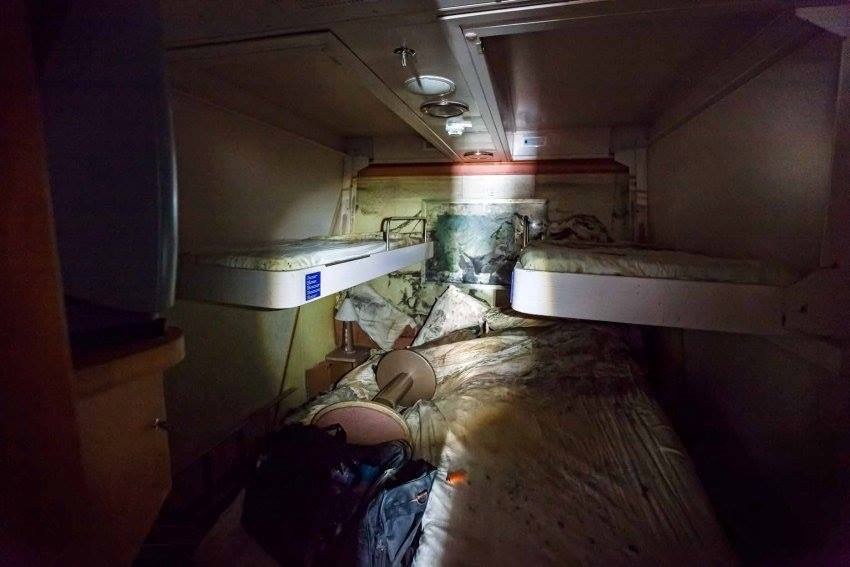 Una cabina della Costa Concordia, a quattro anni dal disastro
