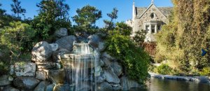 La Playboy Mansion è in vendita