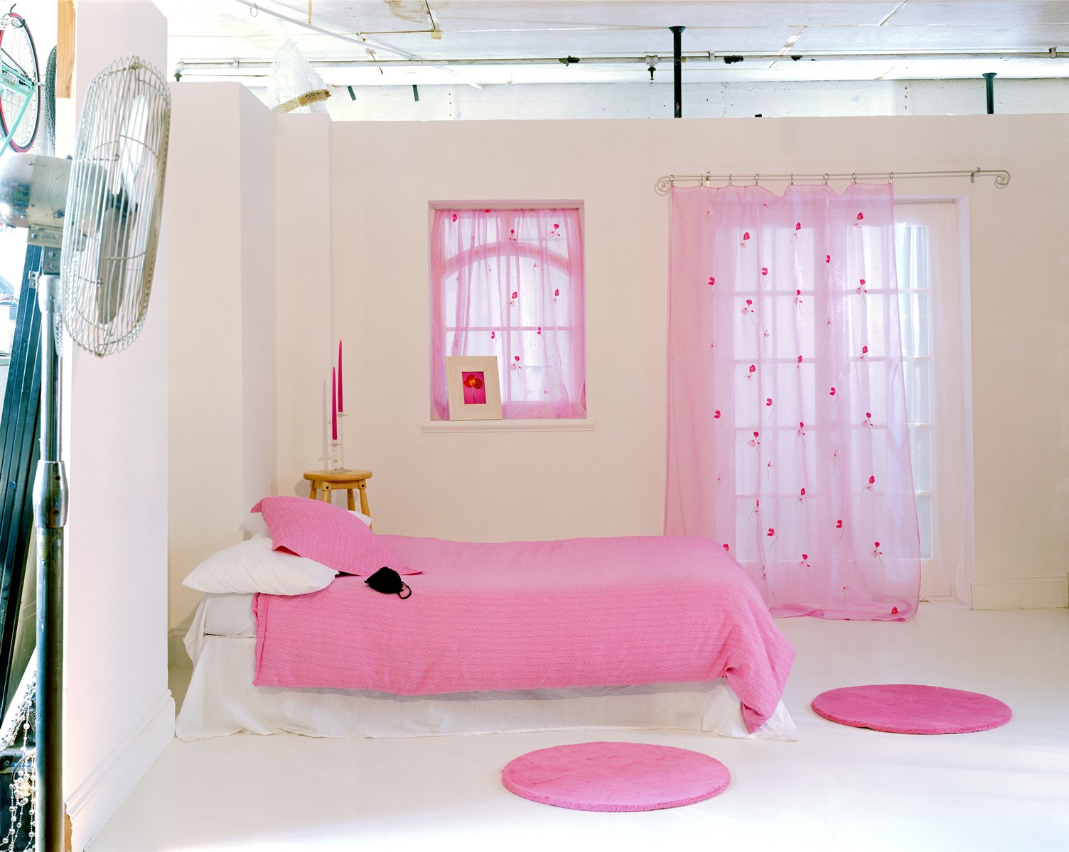 Empty Porn Sets, di Jo Broughton