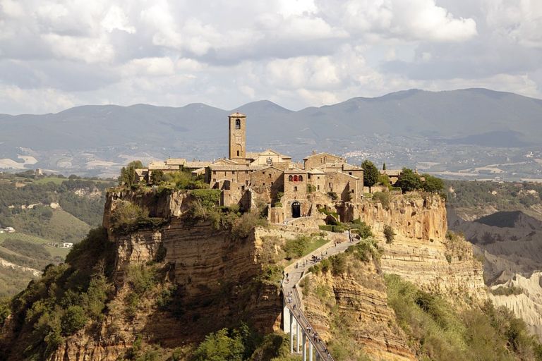 1024px Civita (Bagnoregio) Panorama