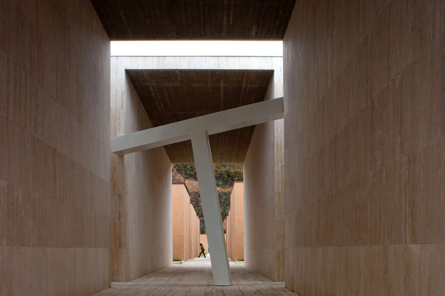 dragoni_cimitero_gubbio