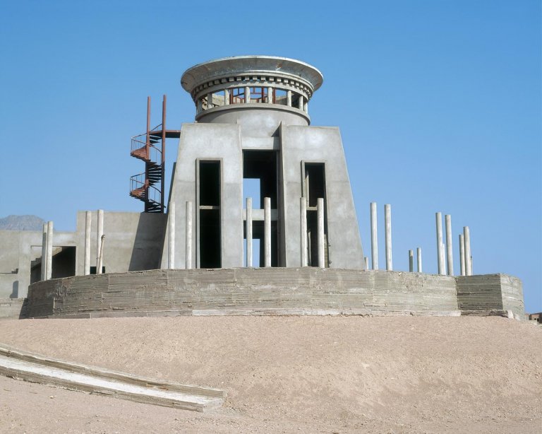 Questi hotel abbandonati nel deserto in Egitto sembrano provenire da un altro pianeta