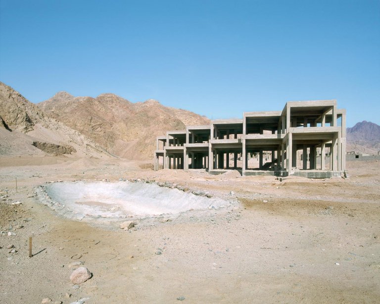 Questi hotel abbandonati nel deserto in Egitto sembrano provenire da un altro pianeta