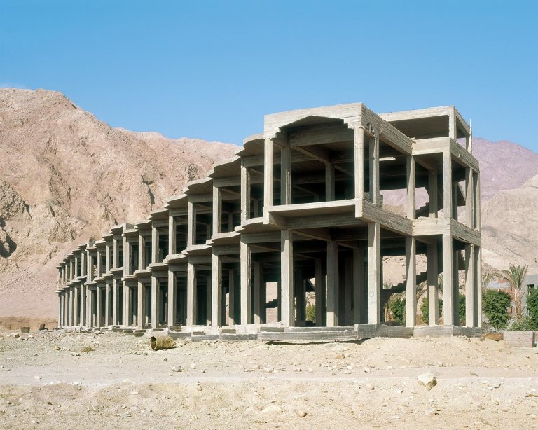 Questi hotel abbandonati nel deserto in Egitto sembrano provenire da un altro pianeta