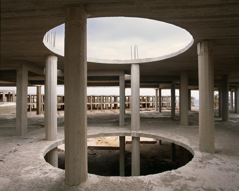 Questi hotel abbandonati nel deserto in Egitto sembrano provenire da un altro pianeta