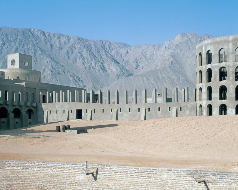 Questi hotel abbandonati nel deserto in Egitto sembrano provenire da un altro pianeta