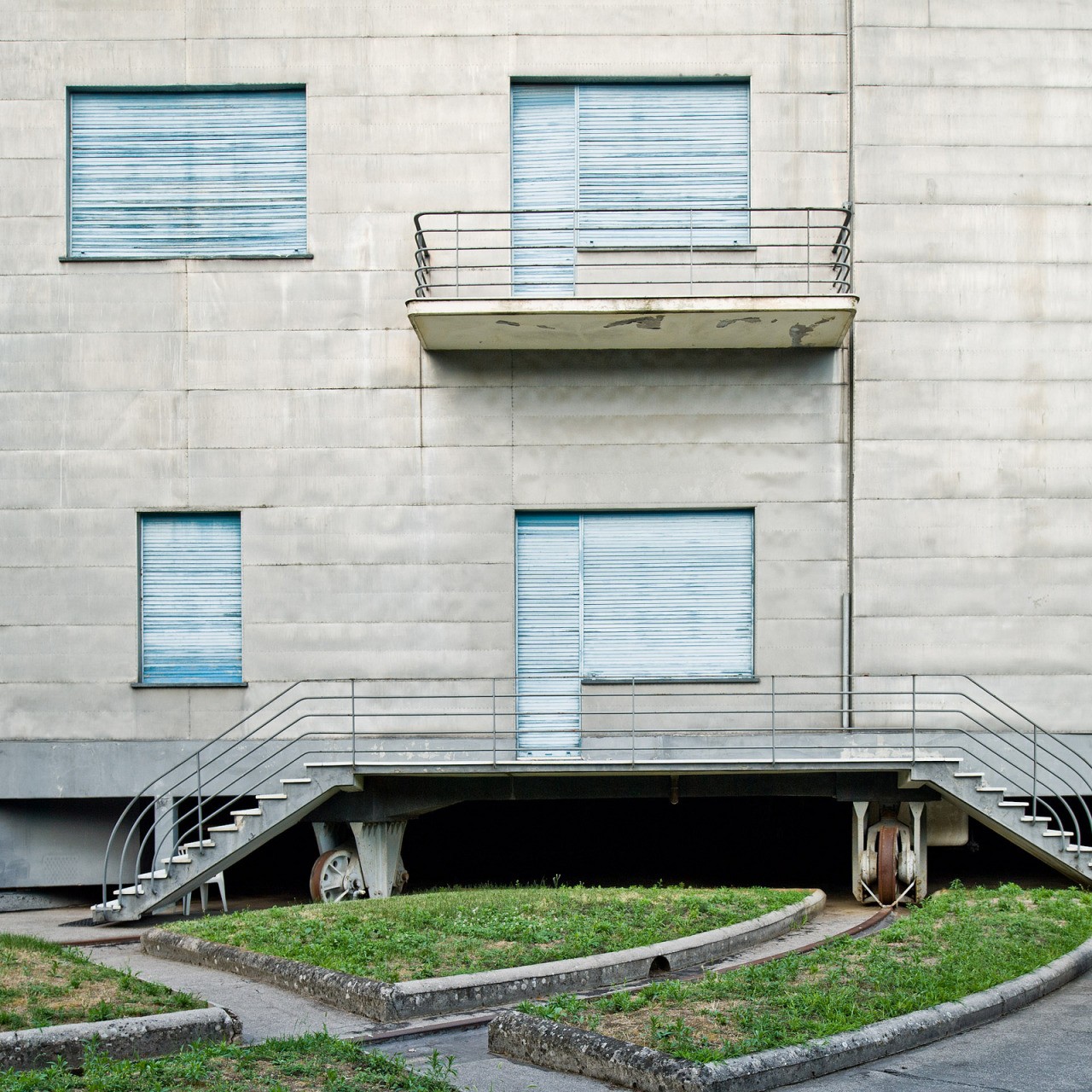 Le rotaie su cui si muoveva Villa Girasole