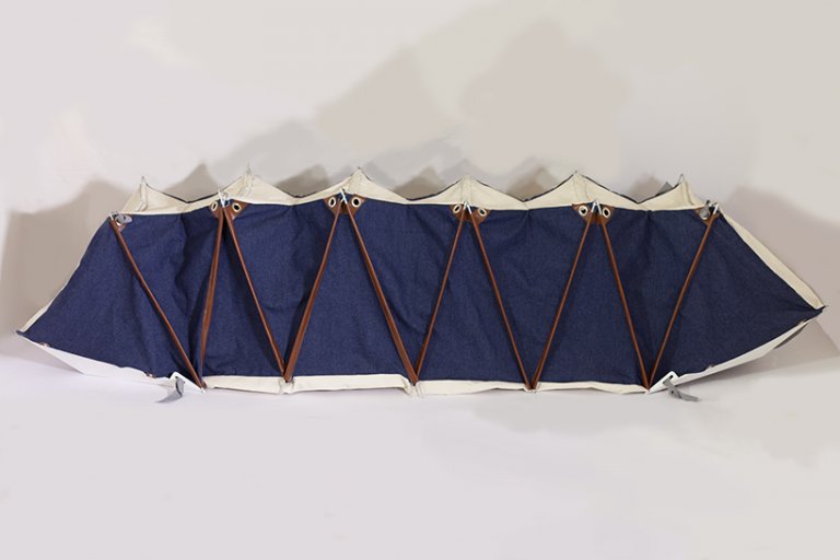 Lo zaino che si trasforma in tenda è perfetto per i campeggiatori pigri