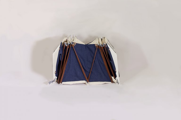 Lo zaino che si trasforma in tenda è perfetto per i campeggiatori pigri