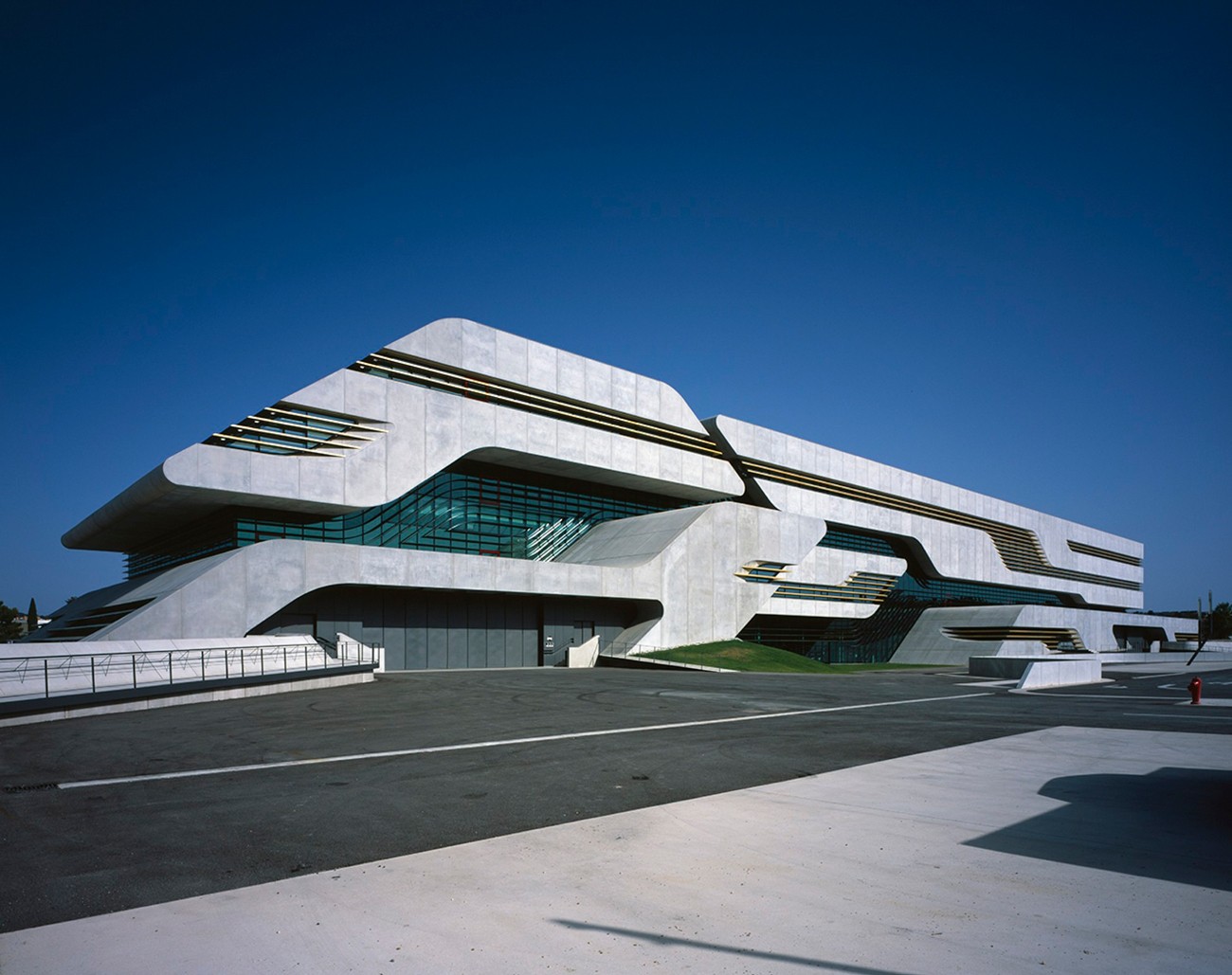Edificio Pierresvives a Montpellier architecture