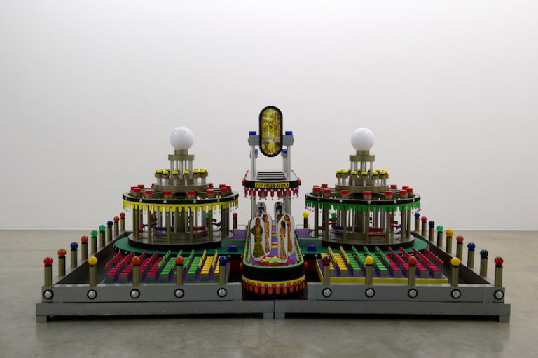 Doubt, il luna park allucinato di Carsten Höller in mostra all’Hangar Bicocca di Milano