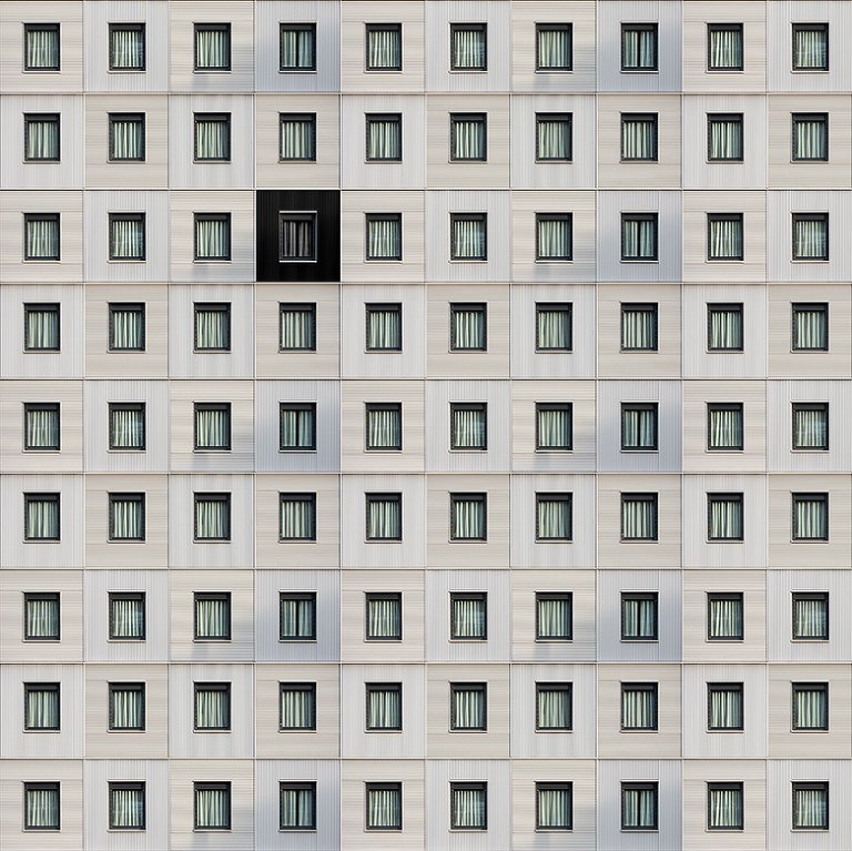 Le precisissime geometrie degli edifici nelle composizioni di Carlo Cafferini