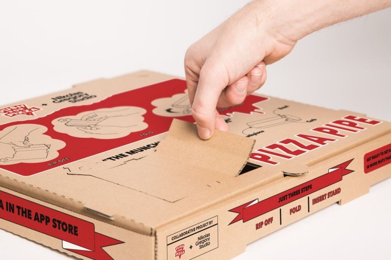 Questo cartone per la pizza diventa una pipetta per fumare marijuana