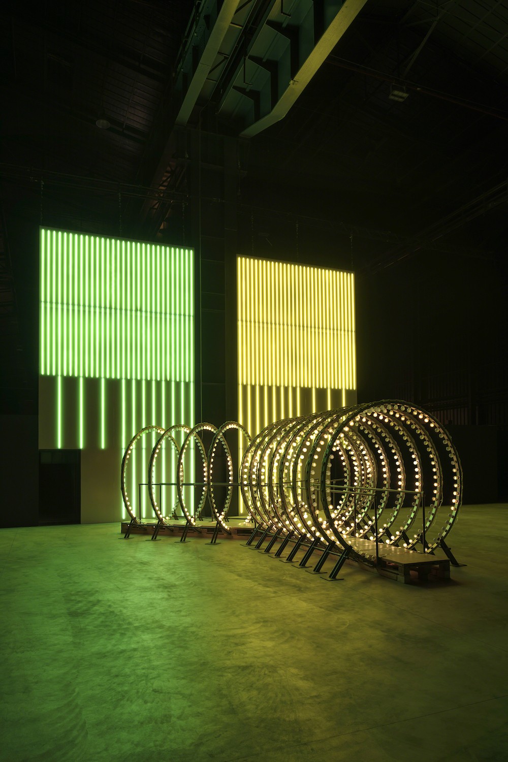 Carsten Höller,  “Doubt”, veduta dell’installazione in Pirelli HangarBicocca, Milano.  Courtesy dell’artista e Pirelli HangarBicocca, Milano. Foto: © Attilio Maranzano Carsten Höller,  “Doubt”, veduta dell’installazione in Pirelli HangarBicocca, Milano.  Courtesy dell’artista e Pirelli HangarBicocca, Milano. Foto: © Attilio Maranzano