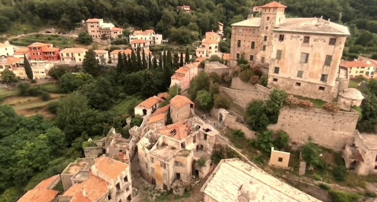 Balestrino, il borgo fantasma nell’entroterra ligure che aspetta da anni di rinascere