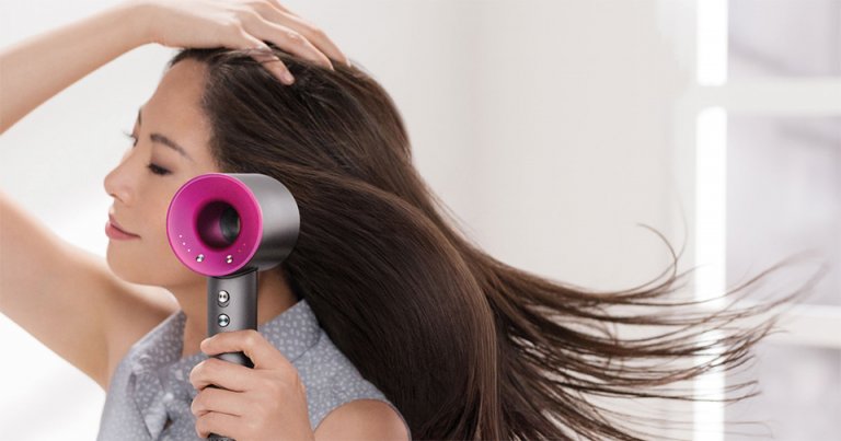 Il phon “supersonico” di Dyson costa 400$, però asciuga i capelli velocemente e in silenzio
