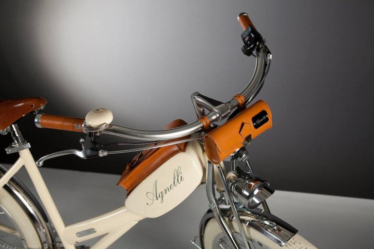 Le nuove creazioni di Luca Agnelli, l’artigiano che ha ridisegnato la bici a pedalata assistita