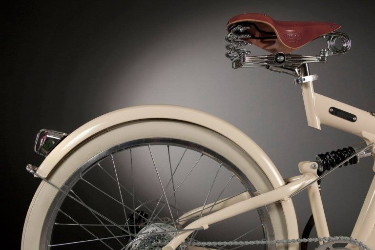 Le nuove creazioni di Luca Agnelli, l’artigiano che ha ridisegnato la bici a pedalata assistita