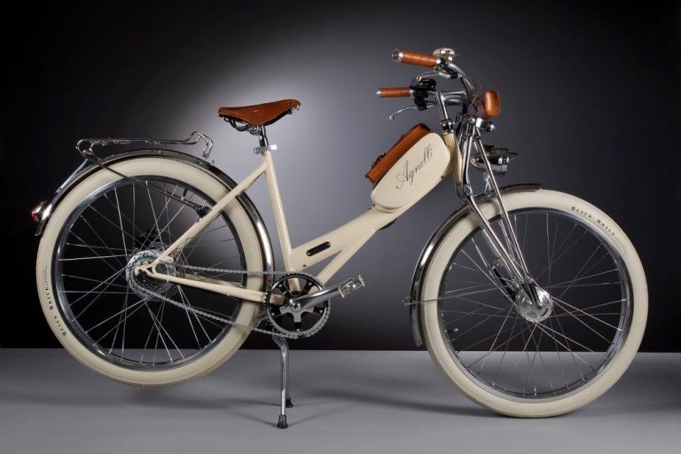 Le nuove creazioni di Luca Agnelli, l’artigiano che ha ridisegnato la bici a pedalata assistita