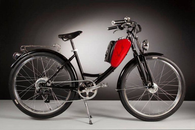 Le nuove creazioni di Luca Agnelli, l’artigiano che ha ridisegnato la bici a pedalata assistita