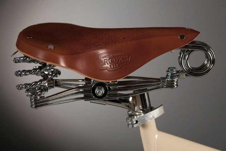 Le nuove creazioni di Luca Agnelli, l’artigiano che ha ridisegnato la bici a pedalata assistita