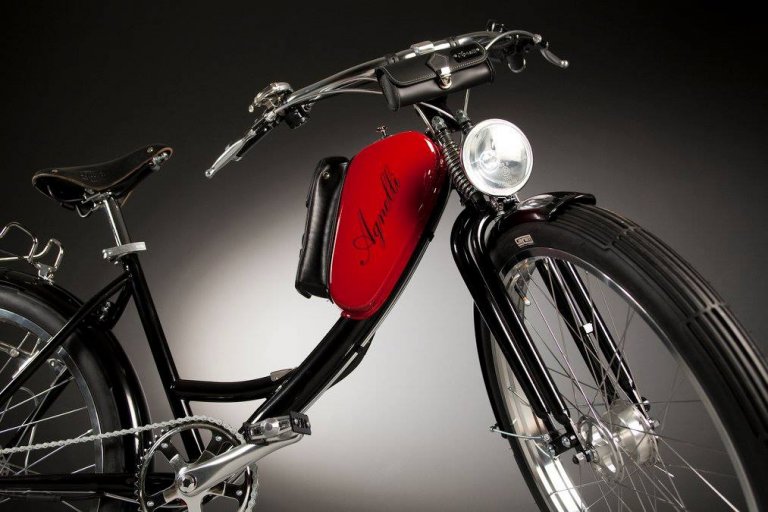 Le nuove creazioni di Luca Agnelli, l’artigiano che ha ridisegnato la bici a pedalata assistita