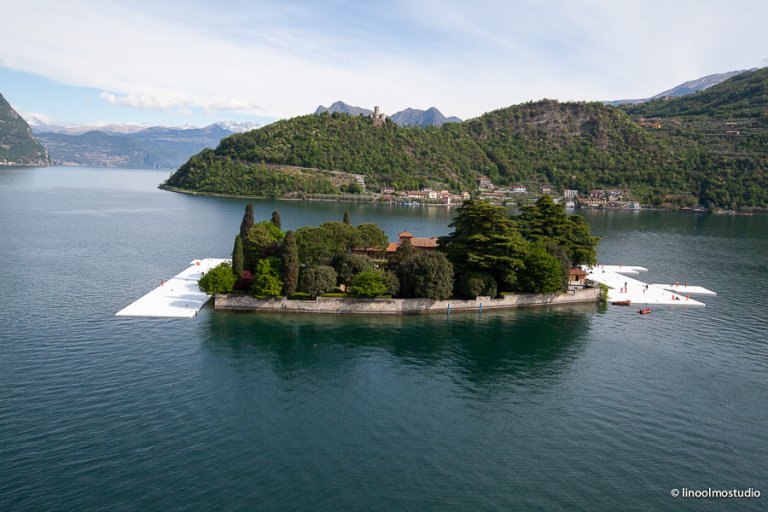 Ecco le prime foto di The Floating Piers, l’installazione di Christo sul lago d’Iseo