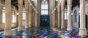 Cattedrale arcobaleno Our Colour Reflection, di Liz West