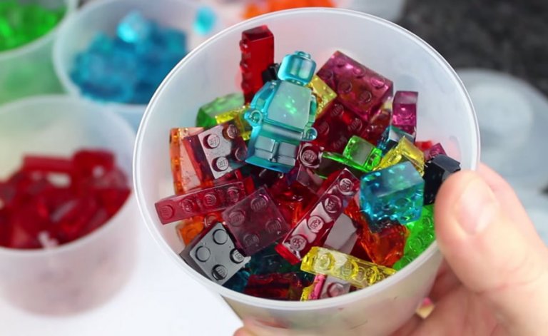Con i Lego di gelatina potrai creare costruzioni incredibili e poi mangiarle